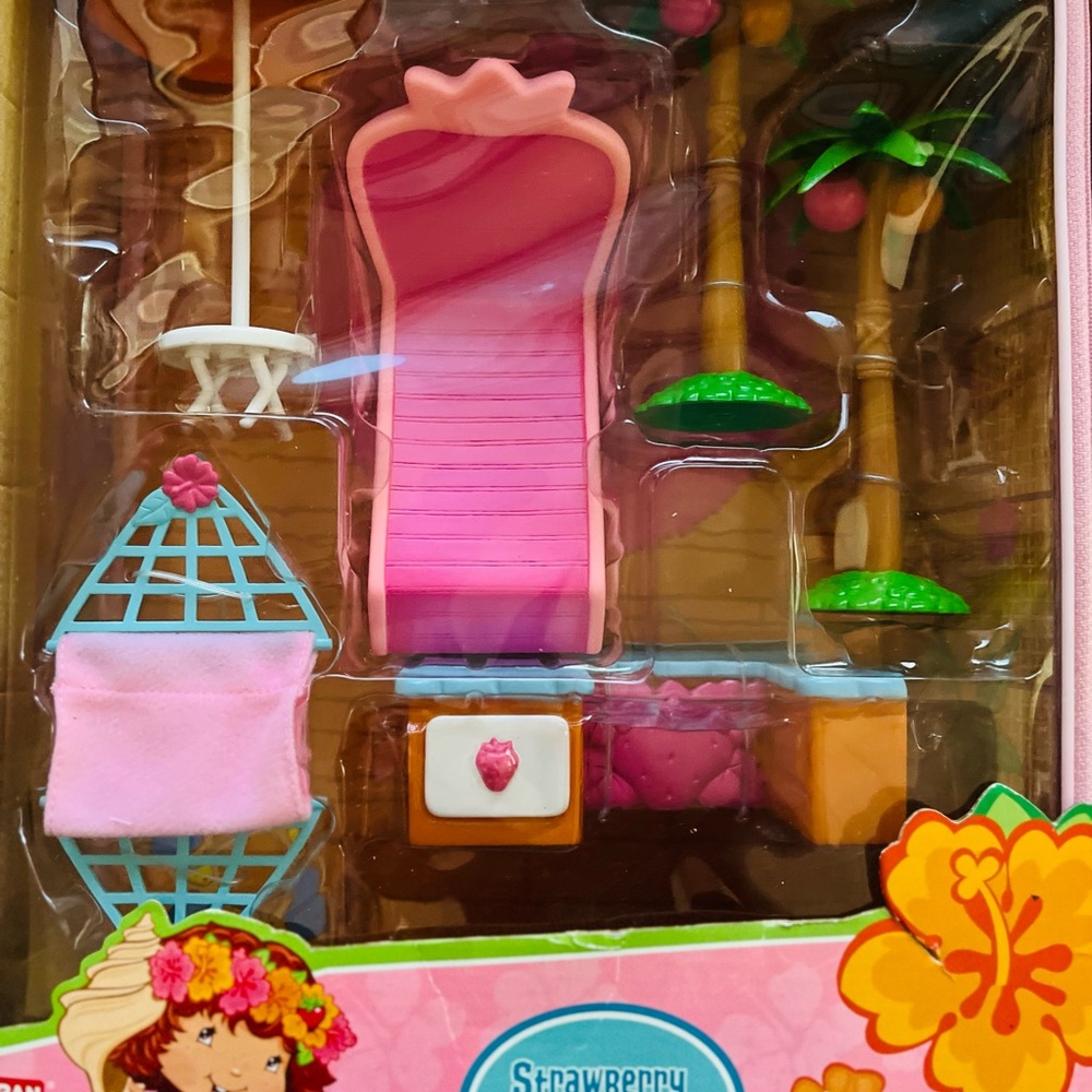 Strawberry Shortcake Seaberry Island Trunk Set